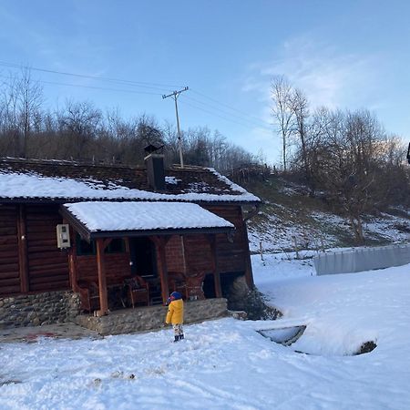 Vajat Tuk Villa Bajina Basta Exterior photo
