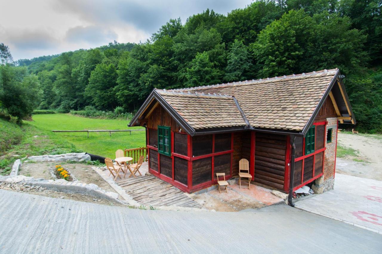 Vajat Tuk Villa Bajina Basta Exterior photo