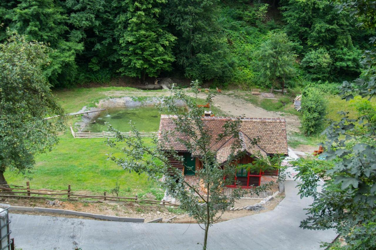 Vajat Tuk Villa Bajina Basta Exterior photo