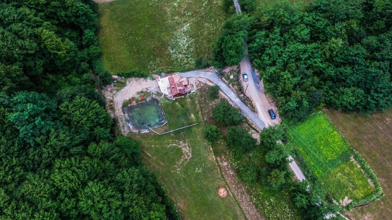 Vajat Tuk Villa Bajina Basta Exterior photo