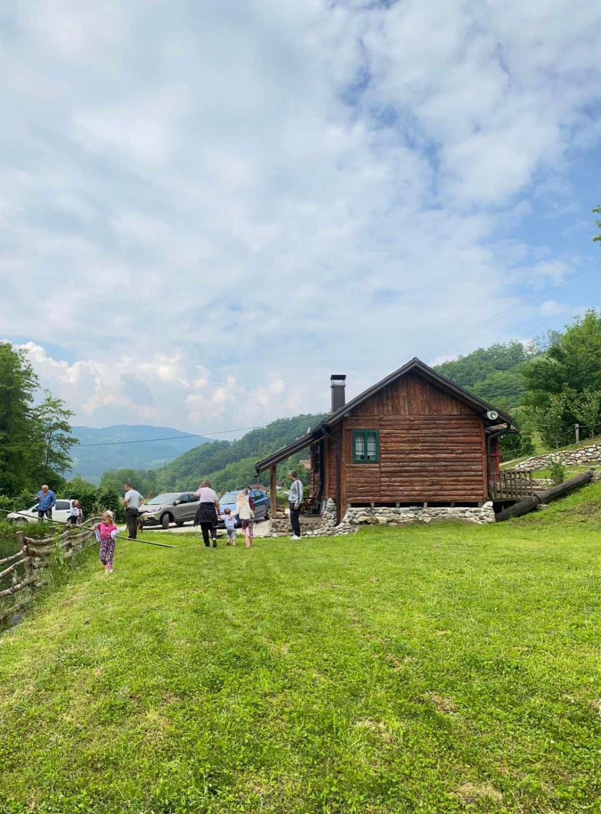 Vajat Tuk Villa Bajina Basta Exterior photo